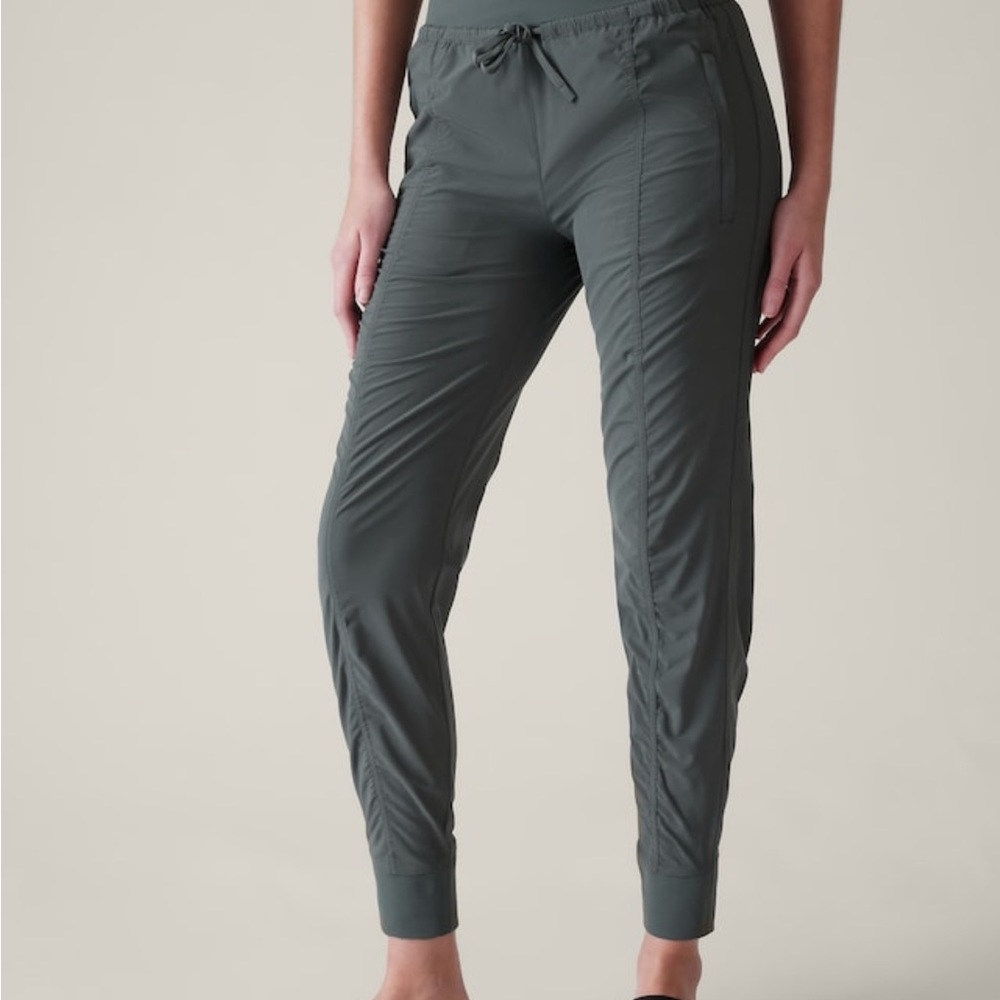 Athleta Attitude II Pant in Bali Green